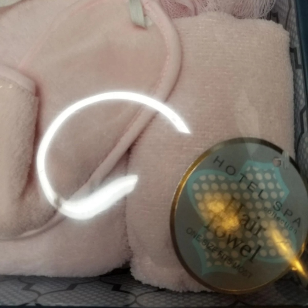 Northpoint Hotel Spa Collection Gift Set Robe - Picture 3 of 8